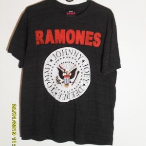 THE RAMONES BAND T-SHIRT SIZE LARGE
